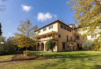 Villa La Stella has Balcony rooms