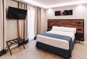 GBH Hotel-Apartamentos Posidonia allows 18 year olds to book a room