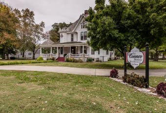 Conner House Bed and Breakfast has Balcony rooms