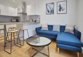 Host & Stay - Routh Walk Apartment allows 18 year olds to book a room