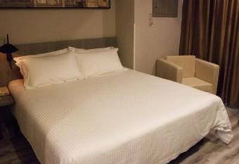 JinJiang Inn Hangzhou Road subway station Xiasha High Fashion Hotel allows 18 year olds to book a room