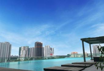 Paragon Suite Homestay by Antlerzone has Balcony rooms