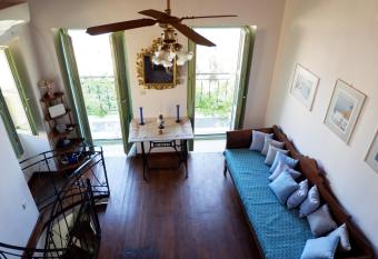 Asiminas House has Balcony rooms