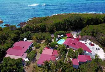 La Rose du Bresil Marie-Galante has Balcony rooms