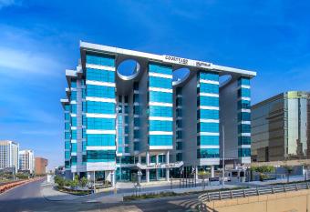 Courtyard by Marriott Riyadh Northern Ring Road allows 18 year olds to book a room
