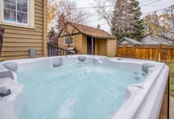 Farewell Bend House has Balcony rooms