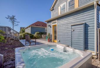 Jewel Box At The Beach has Balcony rooms