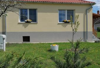 Livi Apartman has Balcony rooms