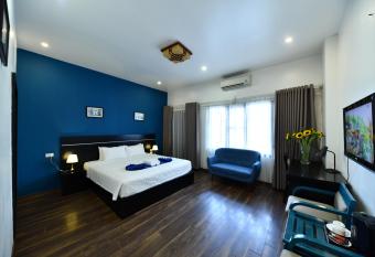 Hanoi Starlight Boutique Hotel has Balcony rooms