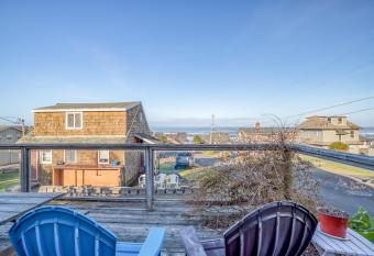 Chandler Beach House has Balcony rooms