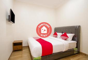 Adam Malik Guesthouse near Regale ICC Medan Mitra RedDoorz allows 18 year olds to book a room