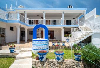 Hotel Casa Poblana allows 18 year olds to book a room