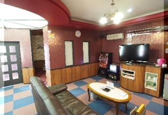                                            allows 18 year olds to book a room