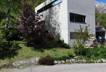 Casa 21 allows 18 year olds to book a room