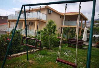 Apartmani Becici has Balcony rooms