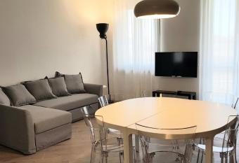 V12 Apartments - Trecate has Balcony rooms