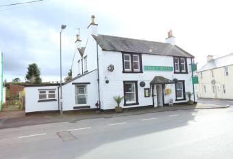 Star Hotel allows 18 year olds to book a room