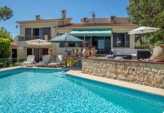 VILLA with SWIMMING POOL view of the Brusc harbour has Balcony rooms