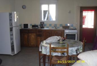 Maison - Chambre d   h  te situ  e au c  ur d Asfeld has Balcony rooms