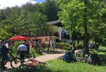 Talstation Heum  derntal has Balcony rooms