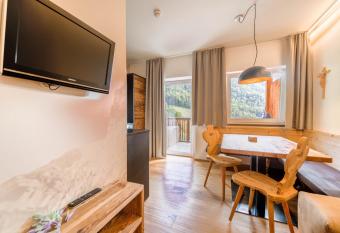 Sonnleiten - Apt. 4 Sonnenadler has Balcony rooms