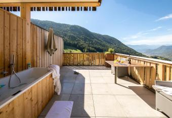 Sonnleiten Sonnenparadies has Balcony rooms