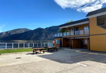 Richter Pass Beach Resort has Balcony rooms