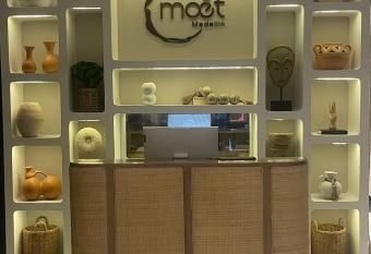 Moet Medellin Hotel allows 18 year olds to book a room