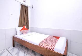 OYO 3317 Maju Jaya Homestay Syariah allows 18 year olds to book a room