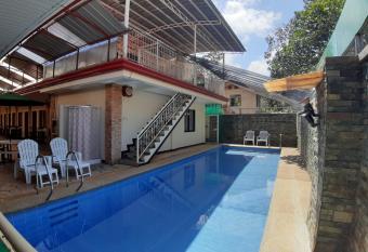 RedDoorz New Casamila Hotel Palawan allows 18 year olds to book a room