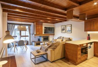 Luderna - Apartamento Val de Ruda A5 Orla has Balcony rooms