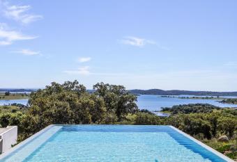 Montimerso Skyscape Countryhouse has Balcony rooms