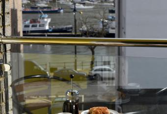 Dartside 6 has Balcony rooms