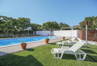 Los paraisos 2 has Balcony rooms