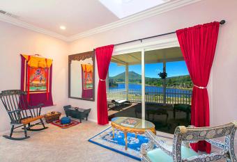 Quiet Mind Mountain Lodge, Retreat & Spa has Balcony rooms