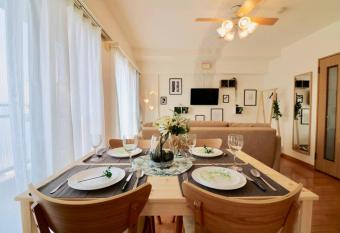                             has rooms with a private hot tub