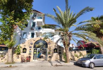 Wonder Life Hotel has Balcony rooms