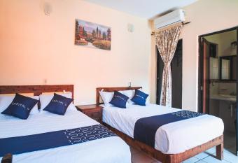 Capital O Hotel Aurora, Tuxtla Guti  rrez allows 18 year olds to book a room