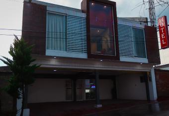 Hotel Las Torres allows 18 year olds to book a room