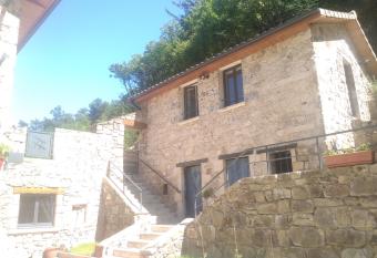 G  te au coeur du parc naturel r  gional du Pilat has Balcony rooms