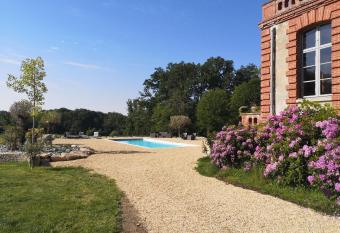 Ch  teau de Beauch  ne Chambres d H  tes allows 18 year olds to book a room