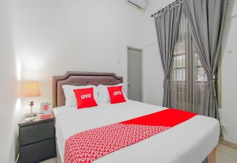 OYO 3371 Omah Saras Family allows 18 year olds to book a room