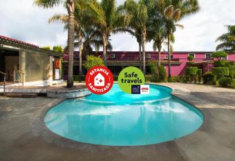 Collection O Las Iglesias, Cholula allows 18 year olds to book a room