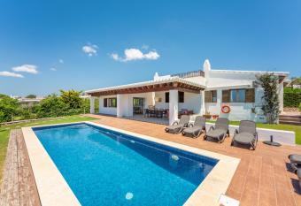 Bini Nura has Balcony rooms