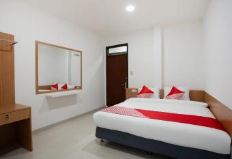 Super OYO 3209 Hegarbudhi Residence allows 18 year olds to book a room