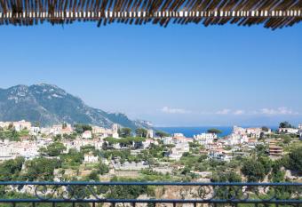 HOTEL ZI NTONIO has Balcony rooms