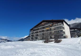 Las Vals E14 has Balcony rooms