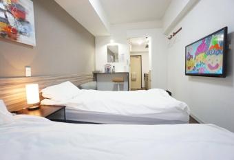 Hostel 758 Nagoya Station 2D has Balcony rooms