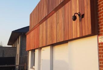 Holiday Home Workers has Balcony rooms