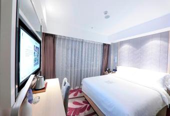 Lavande Hotel Beijing Zhongguancun Renmin University Subway Station allows 18 year olds to book a room